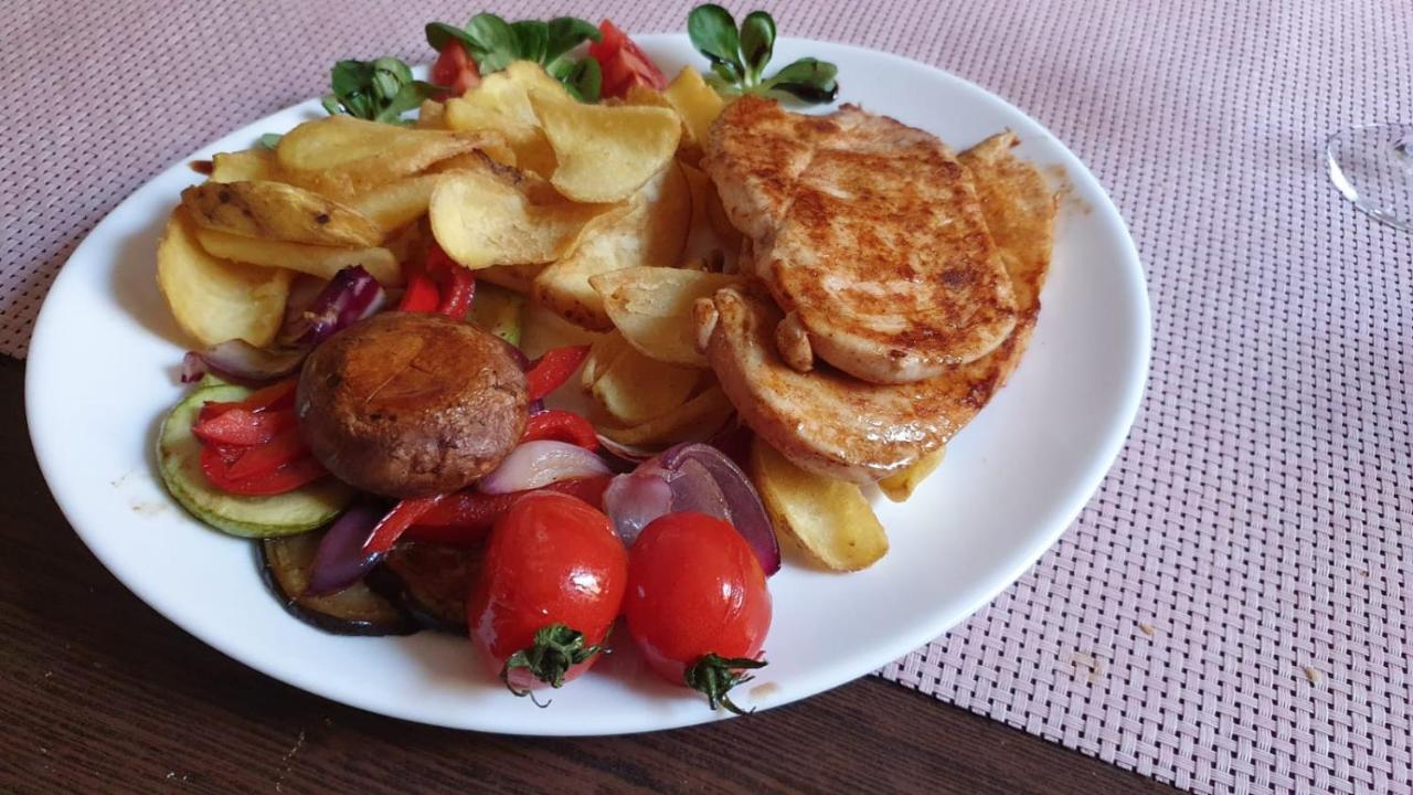Pensiune Restaurant Ovidiu Valea lui Mihai Екстериор снимка